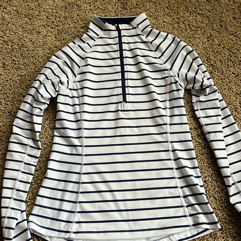 Vineyard vines performance pullover